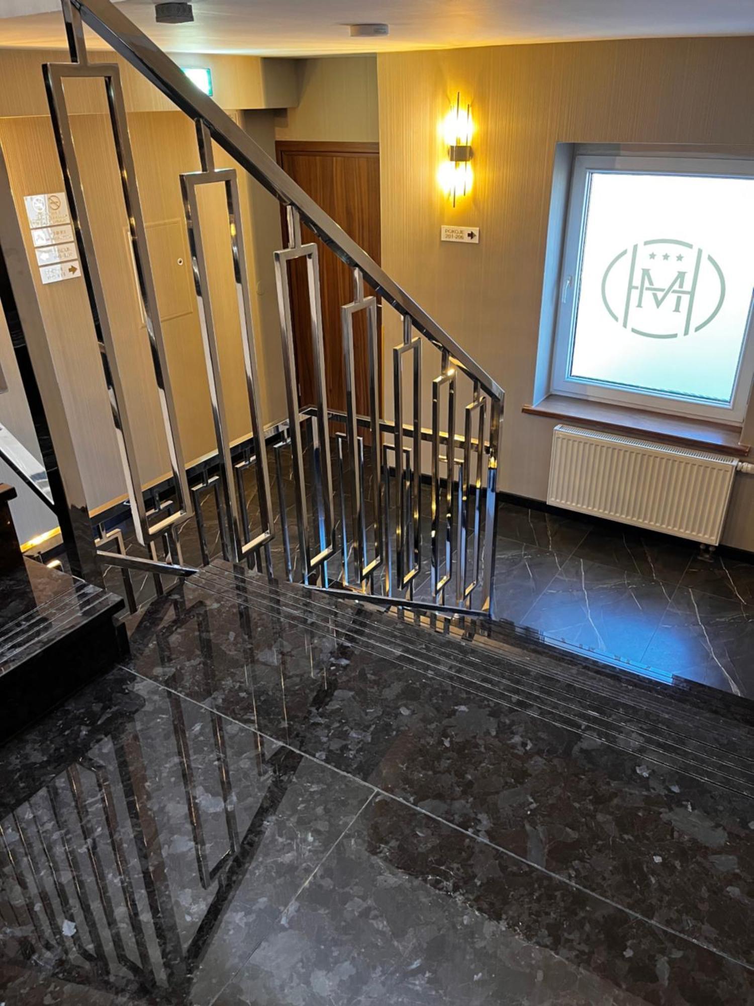 Hotel Marta Oława Buitenkant foto