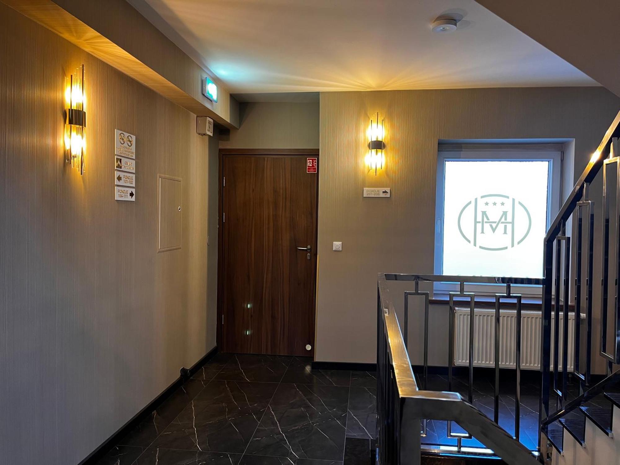 Hotel Marta Oława Buitenkant foto