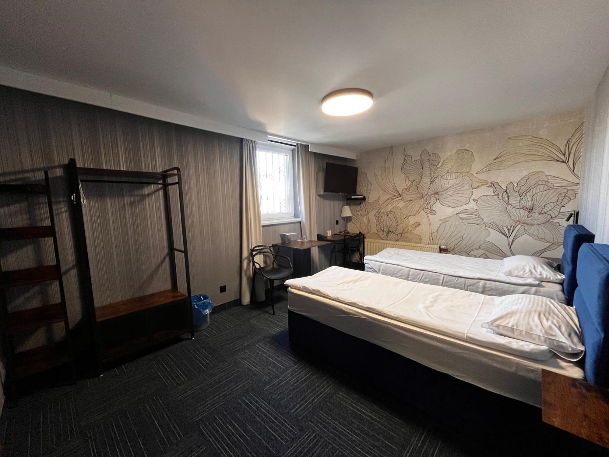 Hotel Marta Oława Buitenkant foto